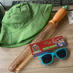 NEW Kids Bundle. Bucket Hat O/S Carrot Bubble Wand & Kids Sunglasses. Vacation